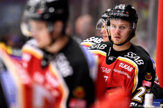 Luleås Lucas Wallmark på uppvärmningen