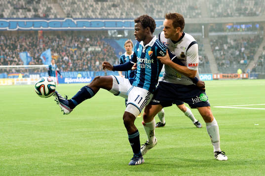 Djurgårdens Amadou Jawo och Gefles Jens Portin