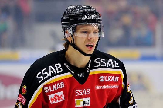 Luleås Markus Oscarsson med trasiga tänder