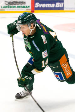 Färjestads Jesper Jensen laddar för skott
