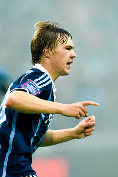 Djurgårdens Simon Tibbling jublar