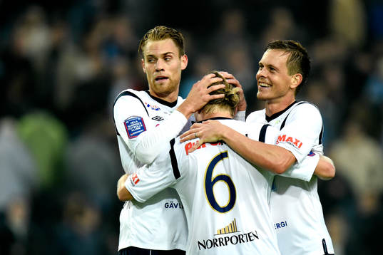 Gefles spelare jublar
