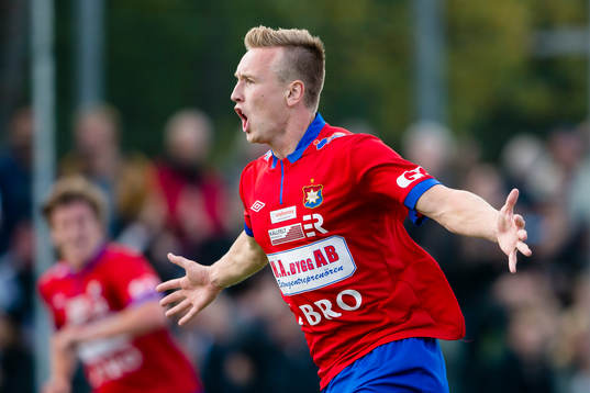 Örgrytes Sebastian Ohlsson jublar