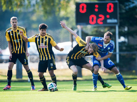 Tollarp tar nacksving på Hässleholms Axel Harletun i