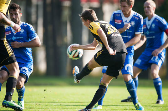 IFK Hässleholms Danny Gunnarsson i matchen i division 3