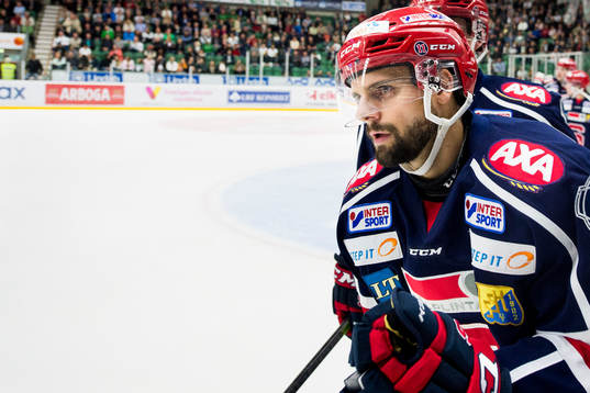 Södertäljes Mattias Beck jublar