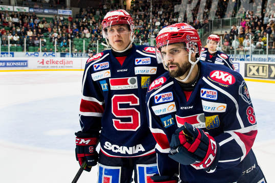 Södertäljes Mattias Beck jublar