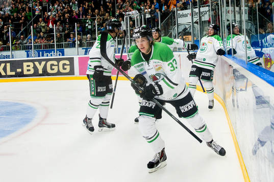 Rögles Niklas Hansson jublar