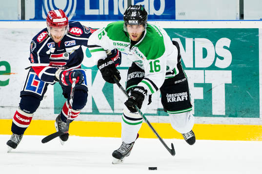 Södertäljes James Sixsmith jagar Rögles Christopher