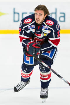 Södertäljes Jacob Dahlström har tappat sin hjälm