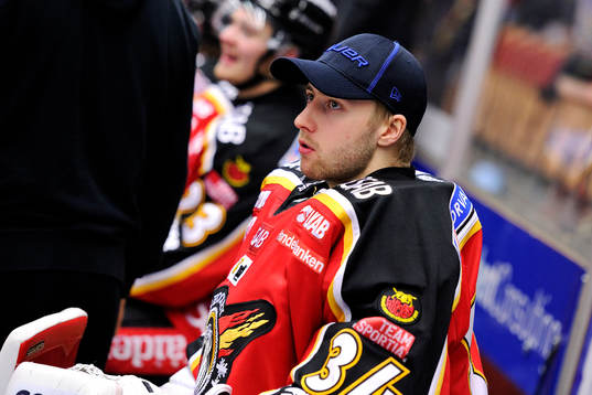 Luleås målvakt Joel Lassinantti på bänken