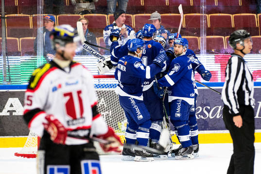 Leksands Eric Himelfarb jublar med lagkamraterna