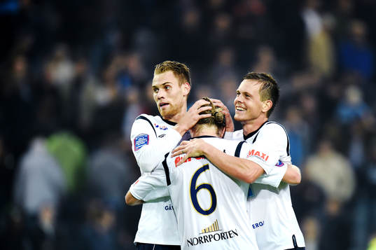 Gefles spelare jublar