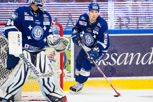 Leksands Kevin Kapstad bakom Leksands målvakt Joakim