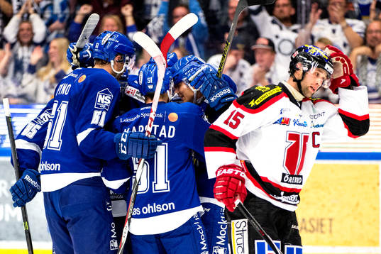 Örebros Henrik Löwdahl deppar medan Leksands Johan Ryno,
