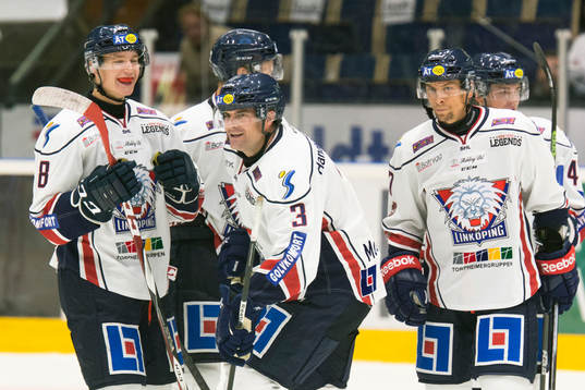 Linköpings Kent McDonell jublar