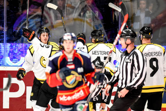 Brynäs Alexander Lindgren jublar
