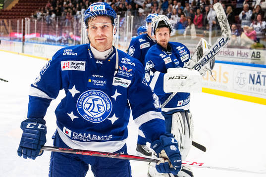 Leksands Jens Bergenström och Leksands målvakt Joakim