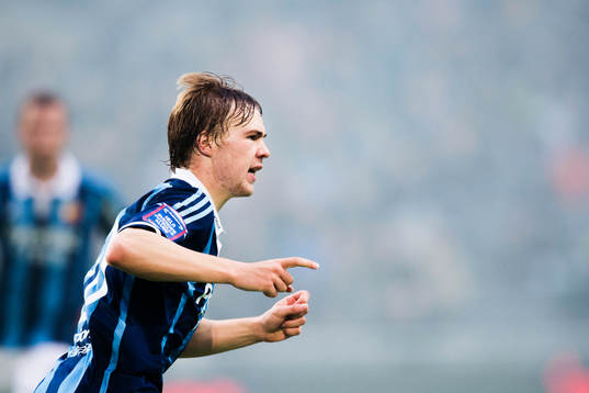 Djurgårdens Simon Tibbling jublar