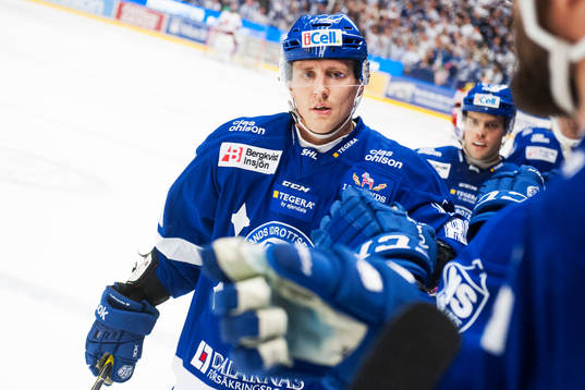 Leksands Veli-Matti Savinainen jublar