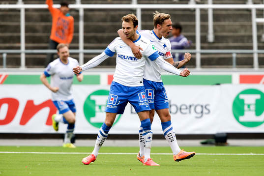 Norrköpings Lars Christian Krogh Gerson jublar