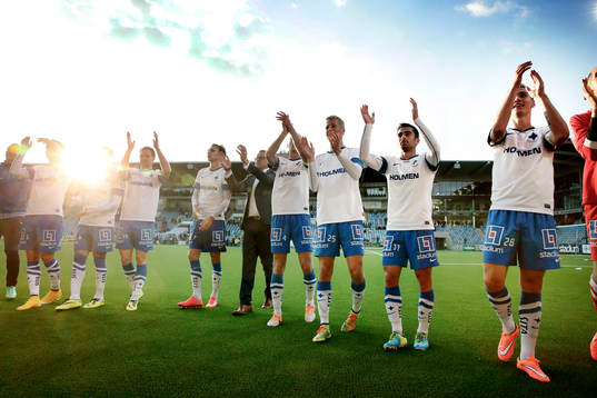 Norrköping med tränare Jan Andersson jublar och tackar