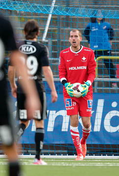 Norrköpings målvakt Marcus Sahlman höll nollan framför