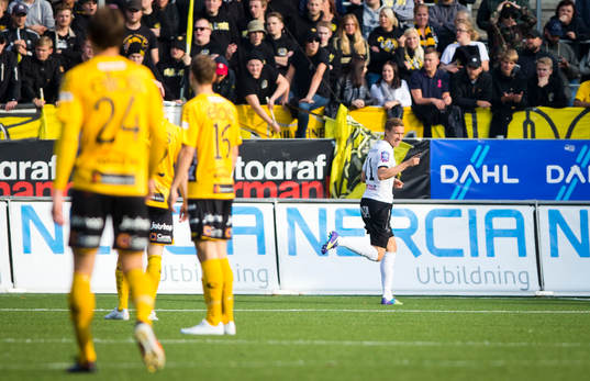 Örebros Marcus Pode jublar