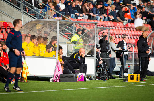 Deppigt på Elfsborgs avbytarbänk med Klas Ingesson och
