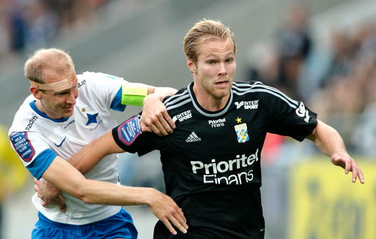 Norrköpings Andreas Johansson ich IFK Göteborgs Gustav