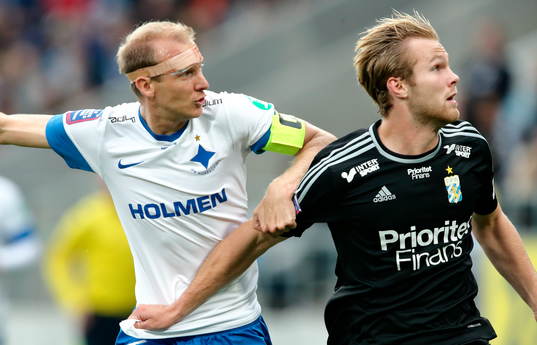 Norrköpings Andreas Johansson ich IFK Göteborgs Gustav