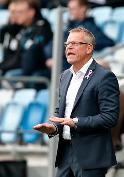 Norrköpings tränare Jan Andersson dirigerar