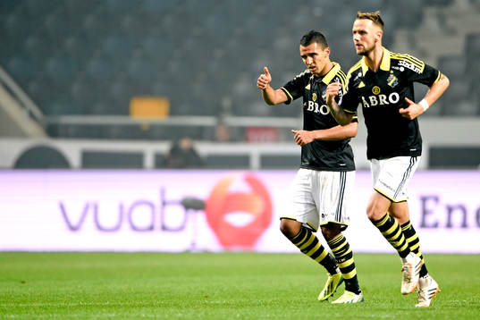 s Nabil Bahoui jublar