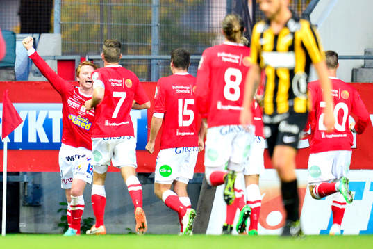 Falkenbergs Dan Keat jublar