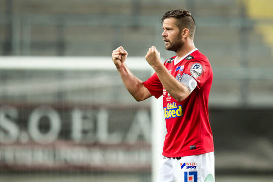 Falkenbergs David Svensson jublar