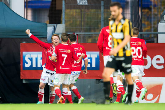 Falkenbergs Dan Keat jublar