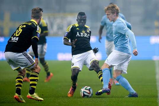 s Martin Lorentzson och Lalawele Atakora och Malmö FFs