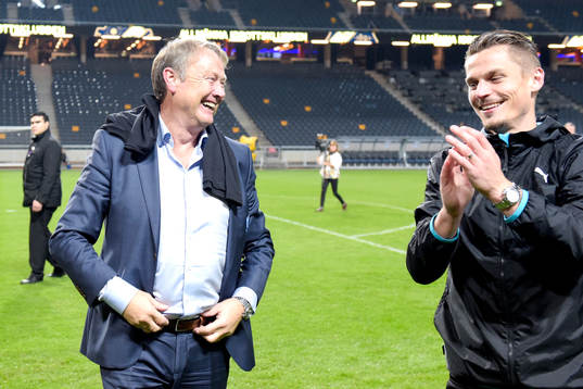 Malmö FFs tränare Åge Hareide och Markus Rosenberg jublar
