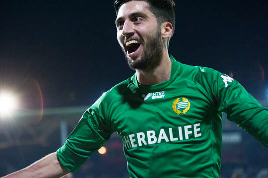 Hammarbys Nahir Besara har gjort 3-1 och jublar  i matchen