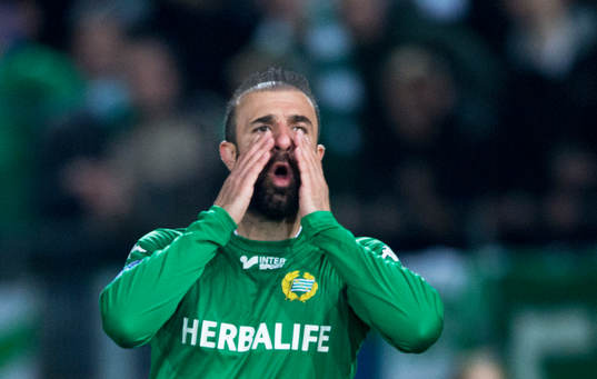 Hammarbys Kennedy Bakircicioglu i matchen i superettan