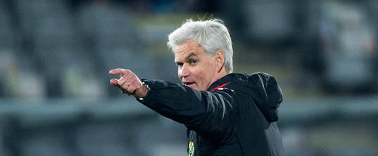 Hammarbys tränare Nanne Bergstrand i matchen i superettan