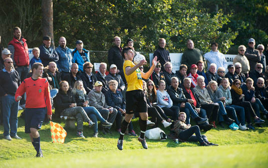 Idyllisk idrottsplats i matchen i division 3 mellan