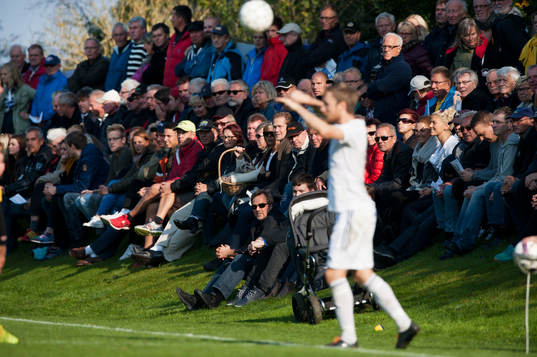 Idyllisk idrottsplats i matchen i division 3 mellan
