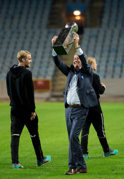 Malmö FFs tränare Åge Hareide med Lennart Johanssons