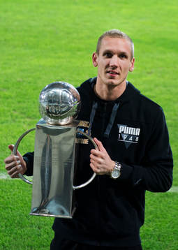 Malmö FFs målvakt Robin Olsen med Lennart Johanssons