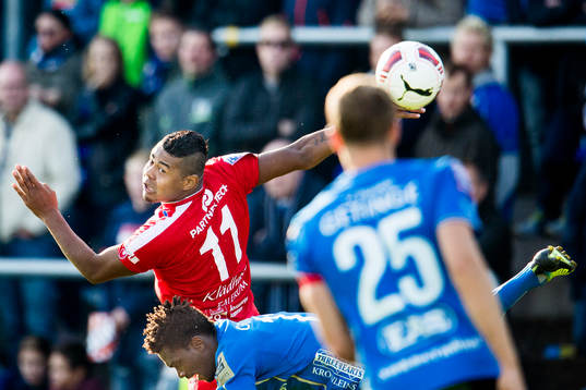 Åtvidabergs Ricardo Santos och Halmstads King Osei Gyan