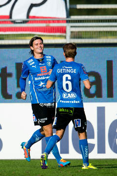 Halmstads Marcus Antonsson jublar ihop med Johan Blomberg