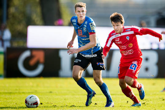 Halmstads Richard Magyar och Åtvidabergs Simon Skrabb