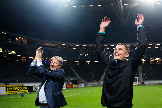 Malmö FFs tränare Åge Hareide och Markus Rosenberg jublar