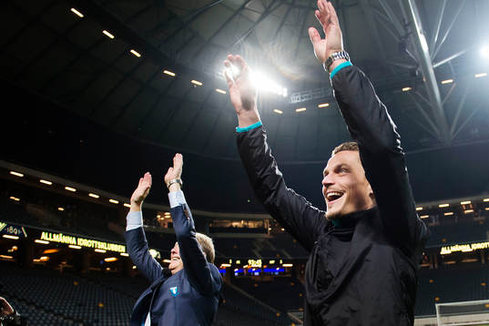 Malmö FFs tränare Åge Hareide och Markus Rosenberg jublar
